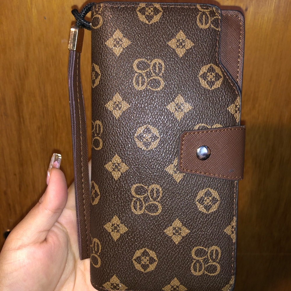 Charisma Monogram Accordion Card Holder Wallet